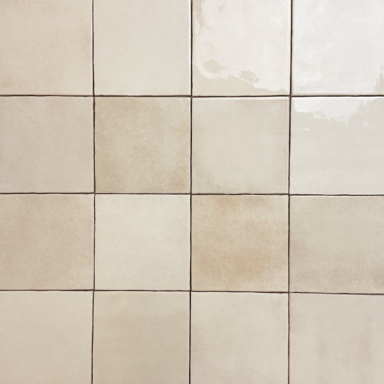 handvorm wandtegel 13x13 beige random glans