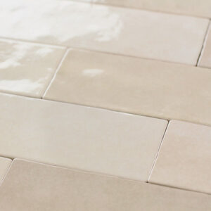 handvorm wandtegel 6,5x20 beige random glans