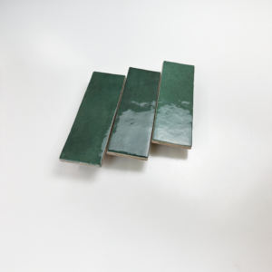 handvorm wandtegel 6,5x20 donker groen random glans