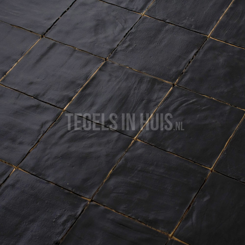 warmte postkantoor hongersnood Wandtegel 10x10 zwart handvormlook zwart | Tegels in Huis - De goedkoopste tegeloutlet van NL warmte postkantoor hongersnood Wandtegel 10x10 zwart handvormlook zwart | Tegels in Huis - De goedkoopste tegeloutlet van NL