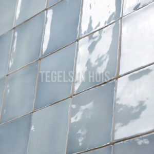 equipe wandtegel manacor 10x10 moon blauw glans handvorm zellige look 26911