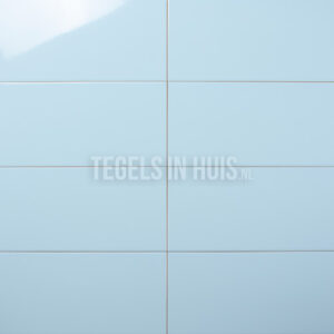 wandtegel 20x40 glans licht blauw waamb550