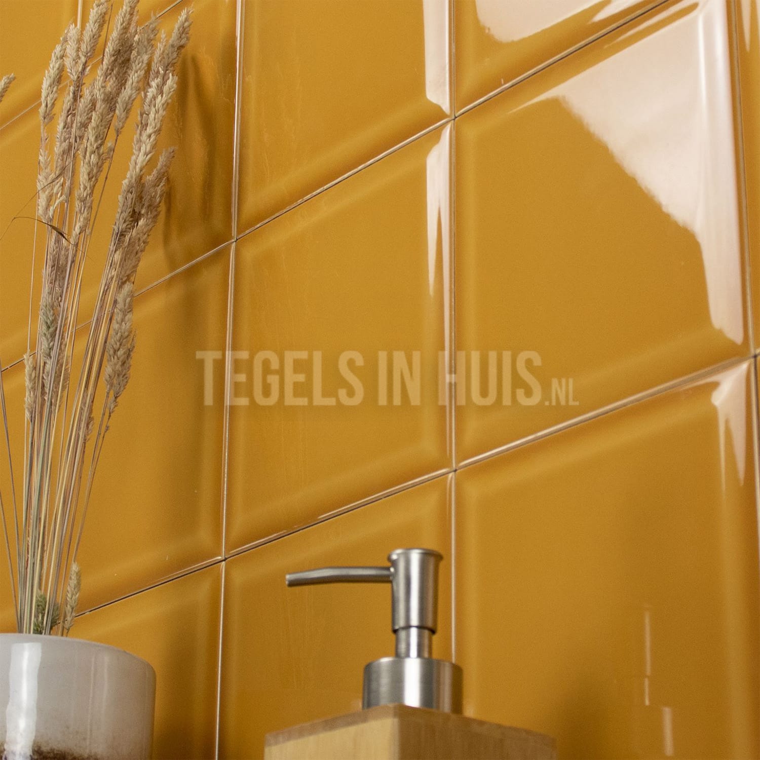 wandtegel capsule metro dijon geel 15x15