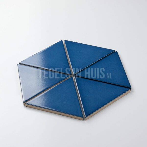 wandtegel scale triangolo driehoek eclectic blauw glans 10.8x12.4 craquelé
