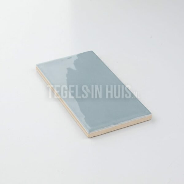 wandtegel cottage 7,5x15 glans ash blauw handvormlook met rechte kanten