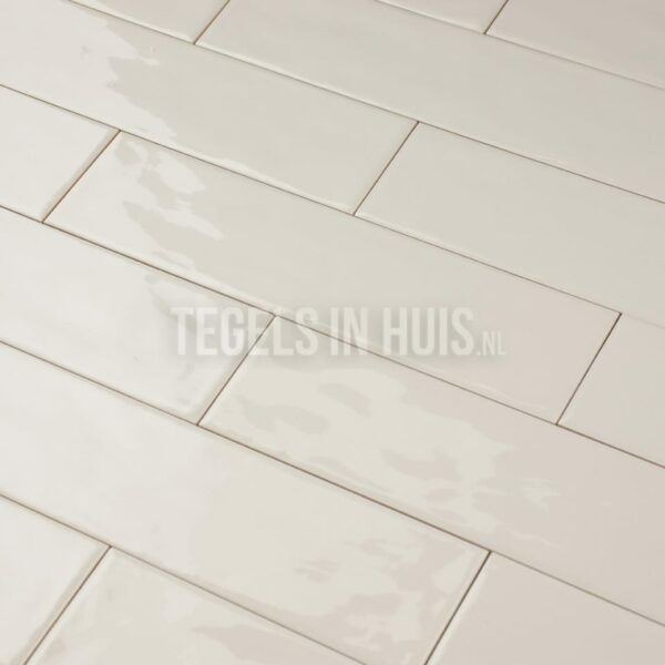 wandtegel cottage 7,5x30 glans cream beige handvormlook met rechte kanten