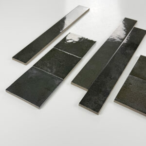 wandtegel verticale handvorm soot zwart 5x40