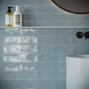 wandtegel handvormlook laru ocean blauw glans 7,5x30 cm